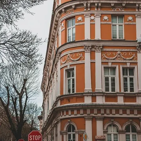 Lily's 3 By Bulgarentals - *